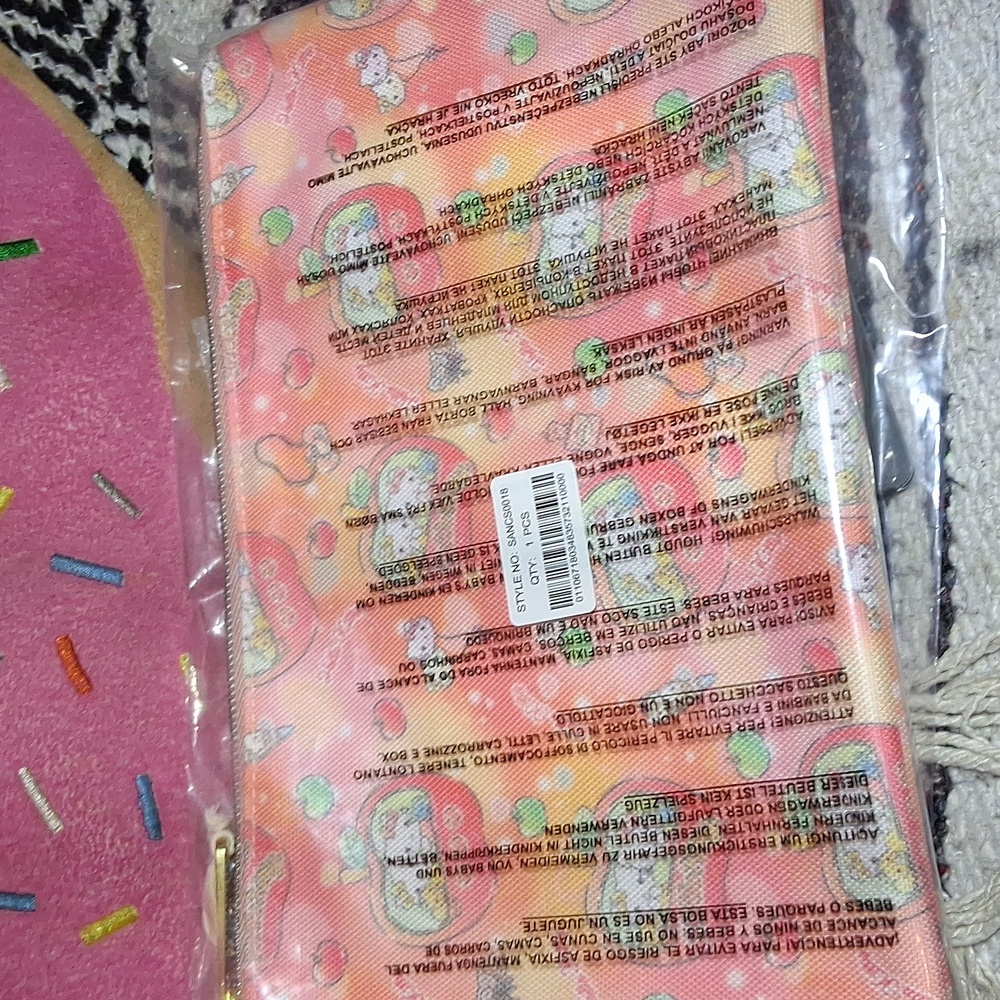 Loungefly Hello Kitty Apple Carnival Nylon Pouch NWT Sanrio - Picture 6 of 6